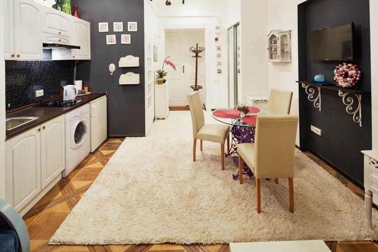 8 хв ходу до Площі Ринок, 10хв ходу до Оперного те... #8