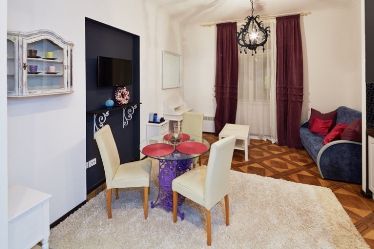 8 хв ходу до Площі Ринок, 10хв ходу до Оперного те... #12