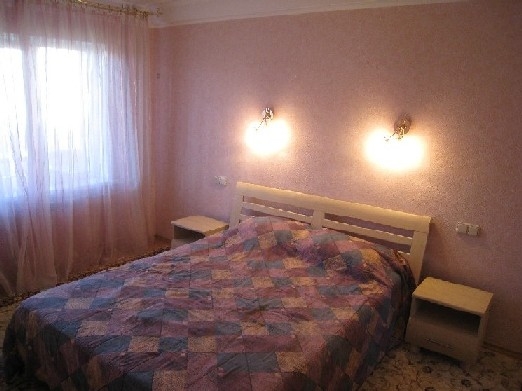 Посуточно 3-х кв. ст.м.Левобережная, МВЦ #4