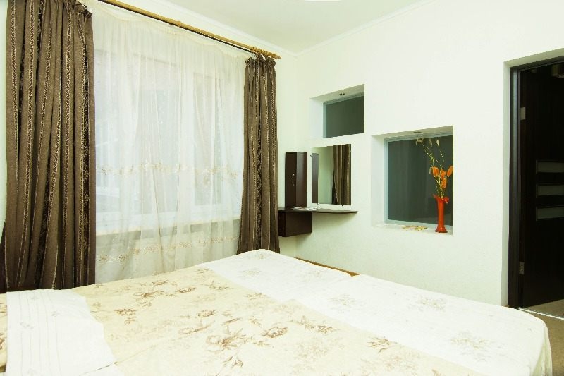 2-комнатная квартира с евро-ремонтом и джакузи, 1-... #3