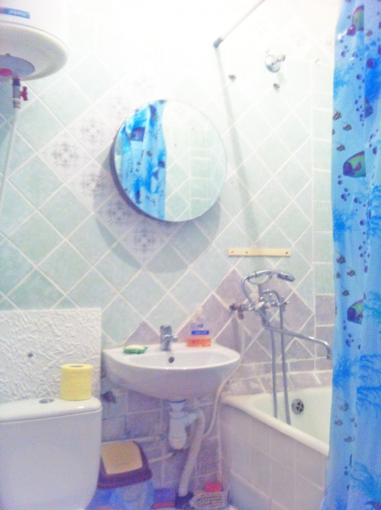 Хорошая 2-комнатная квартира на 6 человек в центре... #3