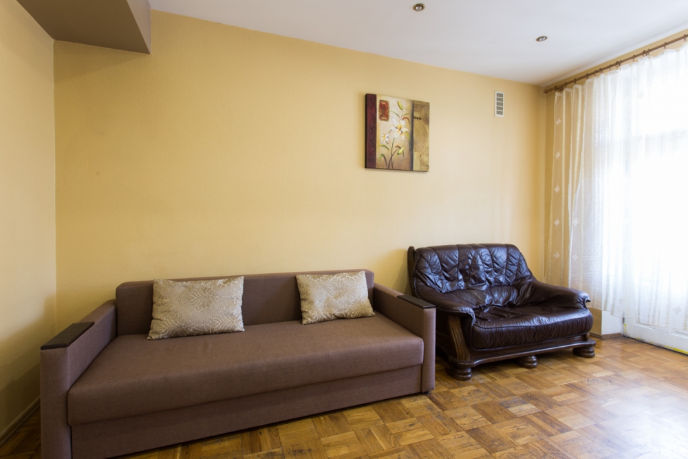 3 комнатная квартира возле ст.м.Советская #8