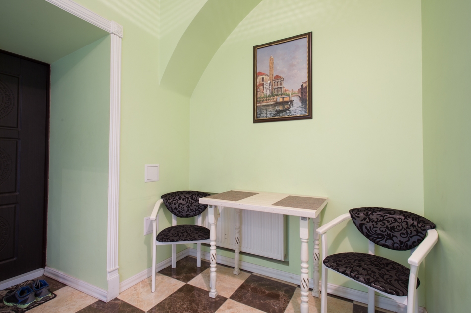 1 комнатная квартира возле ст.м.Советская #9