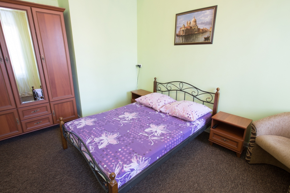 1 комнатная квартира возле ст.м.Советская #11