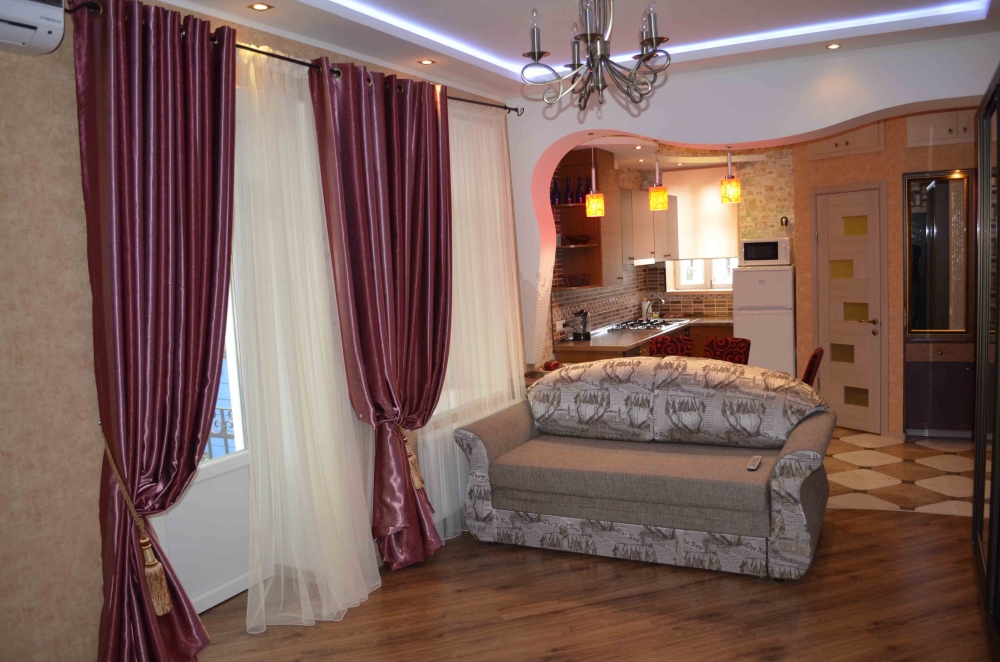 Стильная двухкомнатная квартира в центре Одессы #10