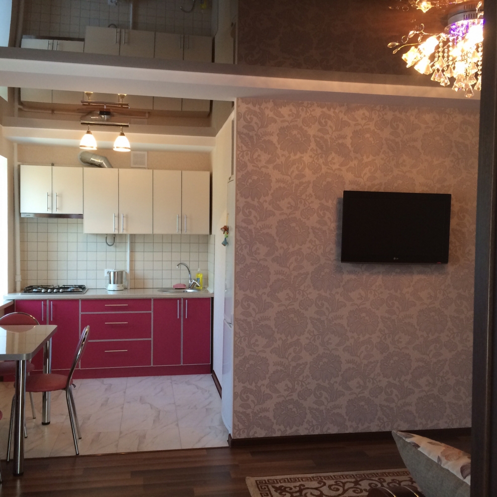 Новая квартира с евроремонтом в центре города #3