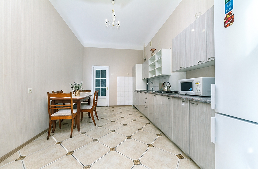 Двухкомнатная квартира на Крещатике. Центр #4