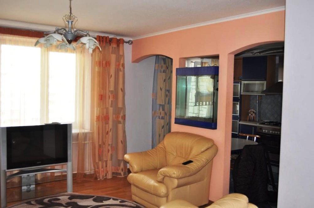 Просторная трехкомнатная квартира #14