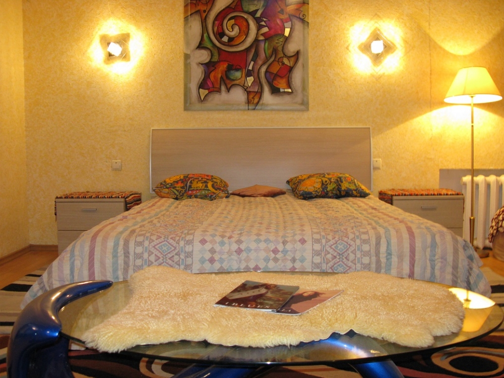 Посуточно 1-комнатная квартира Центр #3