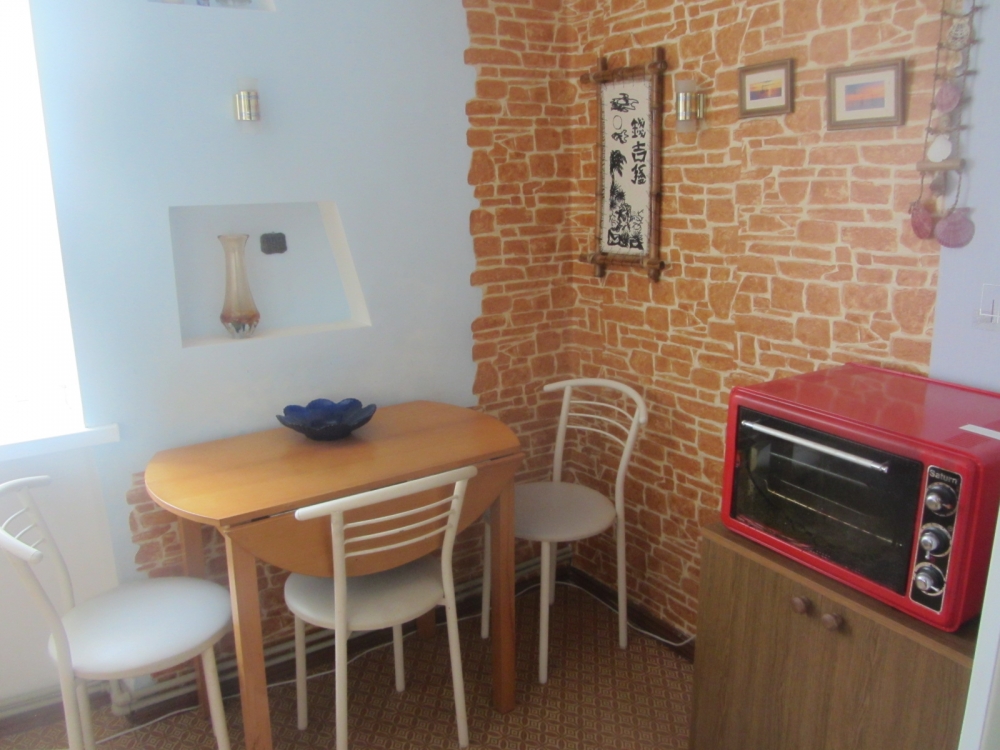 1-комнатная квартира посуточно, в районе фонтана 