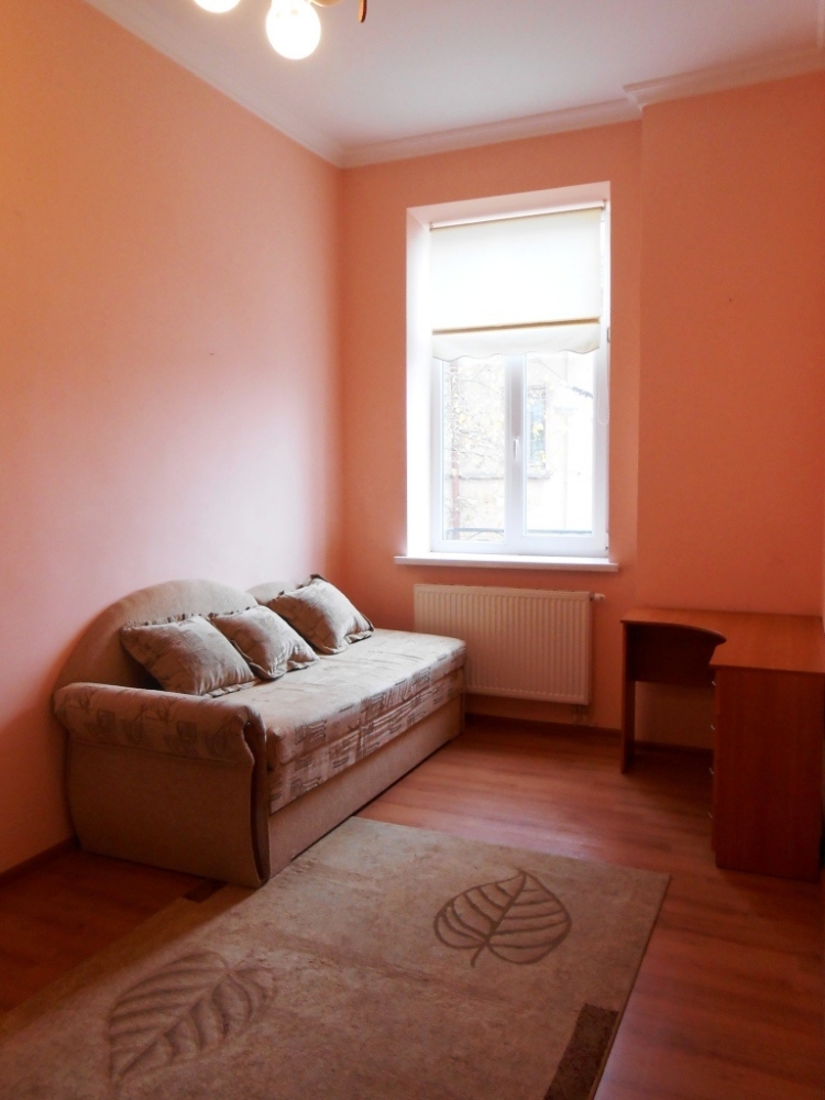 Четырехкомнатная двухъярусная квартира с тремя изо... #24