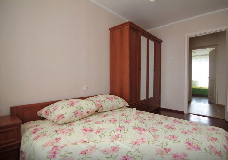 Четырехкомнатная квартира в районе 