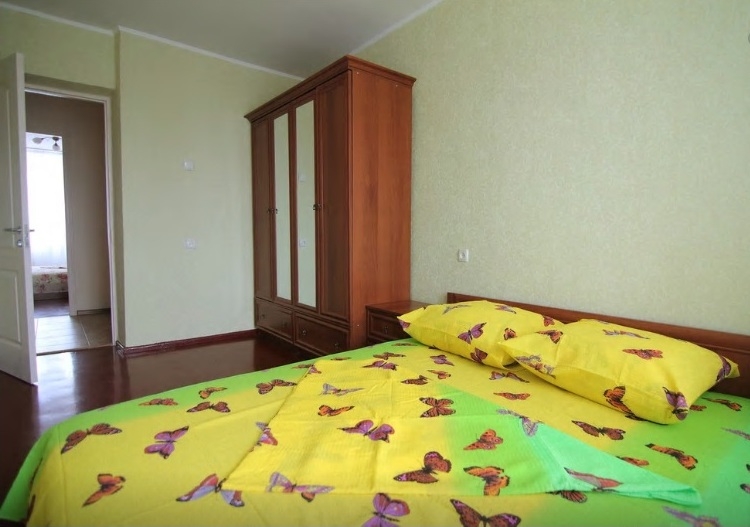 Четырехкомнатная квартира в районе 