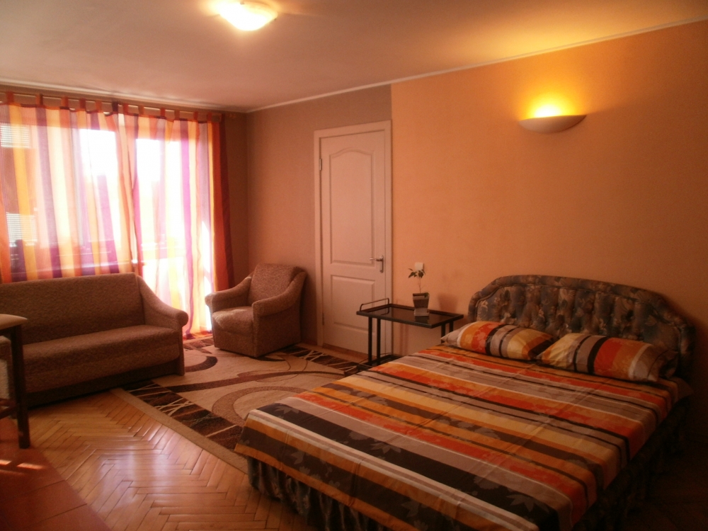 ОТЛИЧНАЯ 2 ком. КВАРТИРА В САМОМ ЦЕНТРЕ! от 23 лет... #4