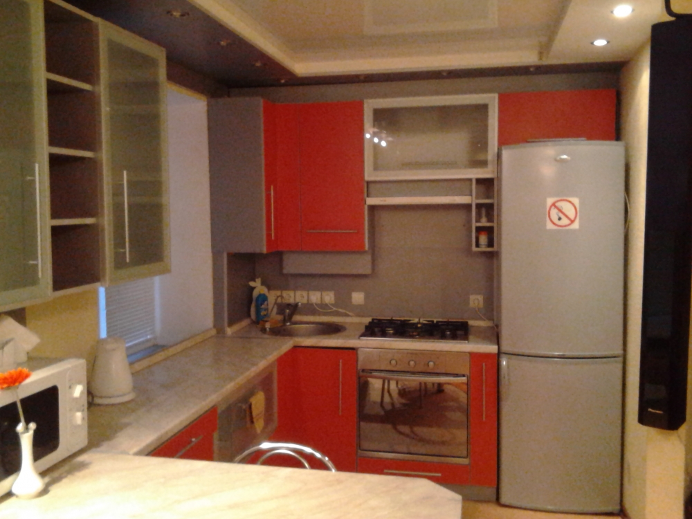 Посуточно двухкомнатная квартира-студия в центре с... #2