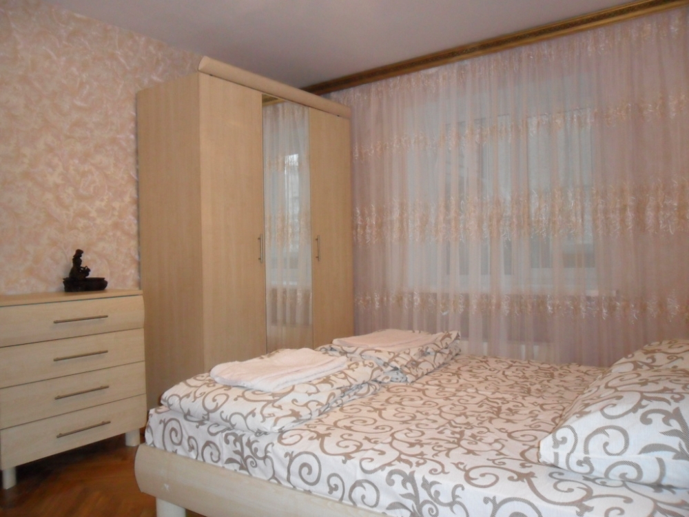 Посуточно или на короткий срок трехкомнатная кварт... #7