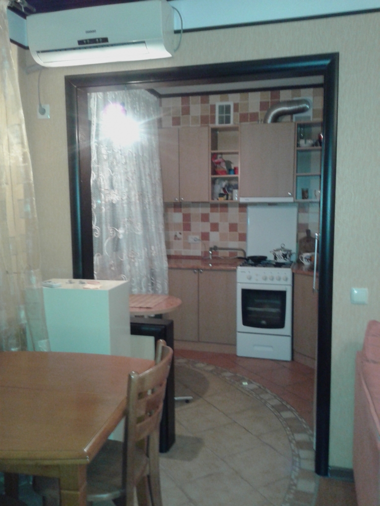 Сдаем посуточно 3-комн. квартиру, Жовтневый р-н, п... #8