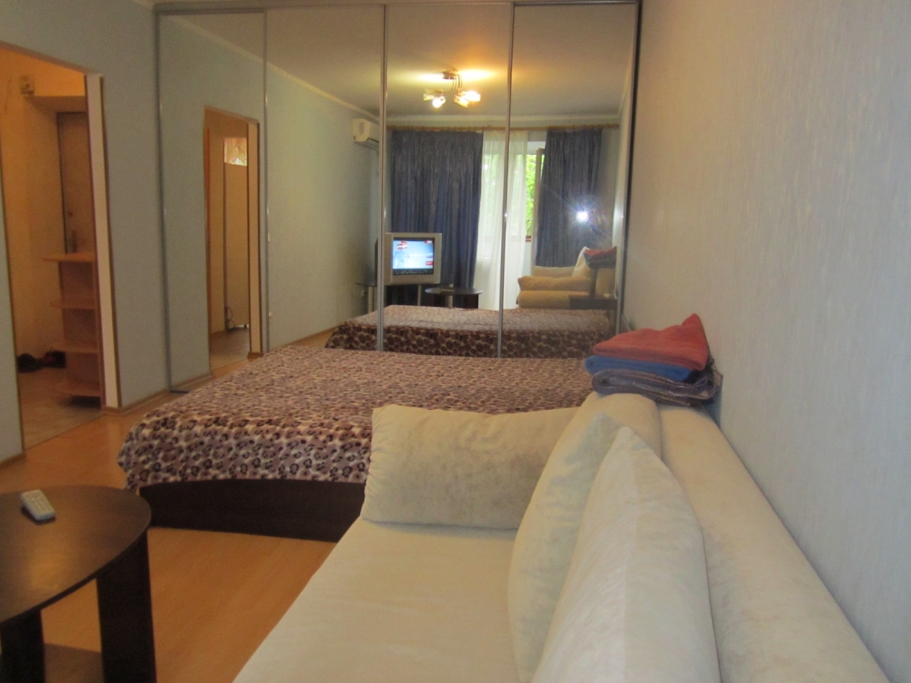 Посуточно, почасово 1-комнатная квартира в самом ц... #3