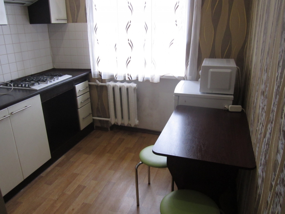 Сдам посуточно в центре города Кременчуг квартиру #8