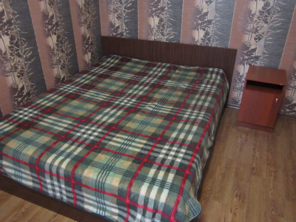 Сдам посуточно в центре города Кременчуг квартиру #9