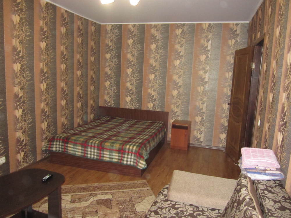 Сдам посуточно в центре города Кременчуг квартиру #16