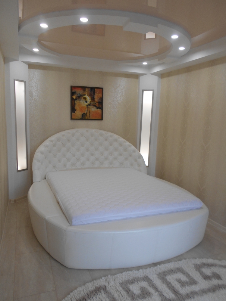 Шикарная 2-к. квартира VIP в Центре. Джакузи. Круг... #3