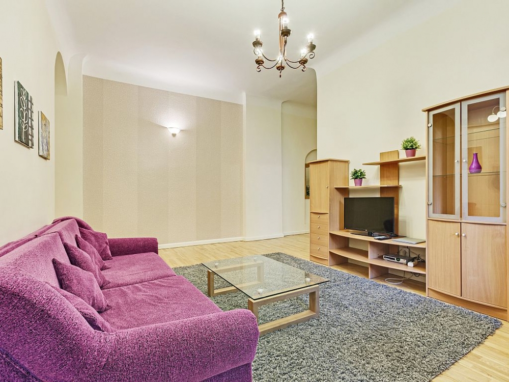 Четырехкомнатная квартира с яркими кроватями #4