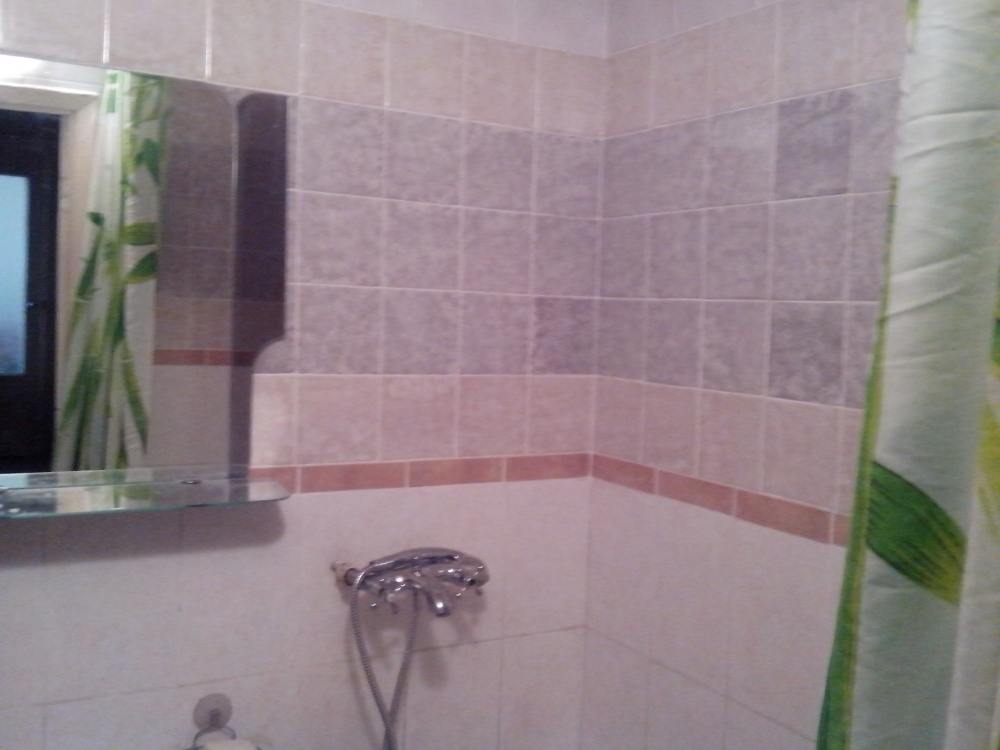 Двухкомнатная раздельная квартира посуточно в Киев... #8