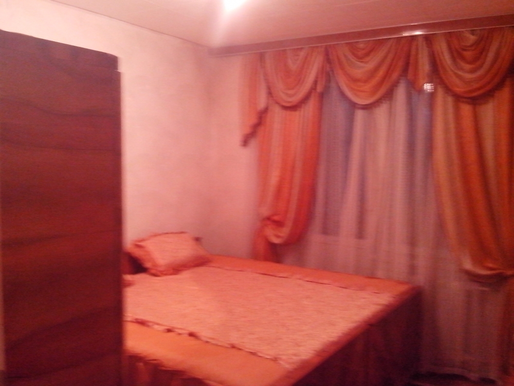 Двухкомнатная раздельная квартира посуточно в Киев... #11