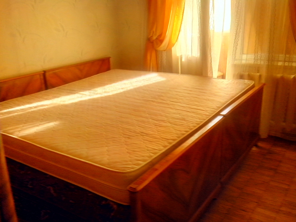 Двухкомнатная раздельная квартира посуточно в Киев... #17