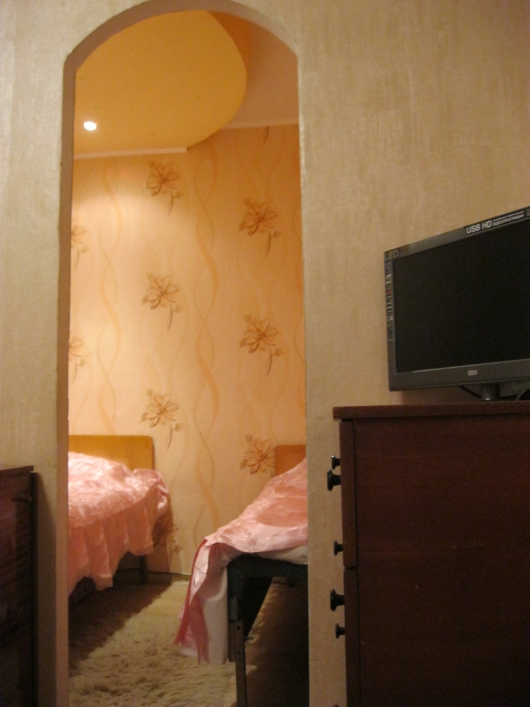 2-комнатная квартира в центре г.Шостка #3