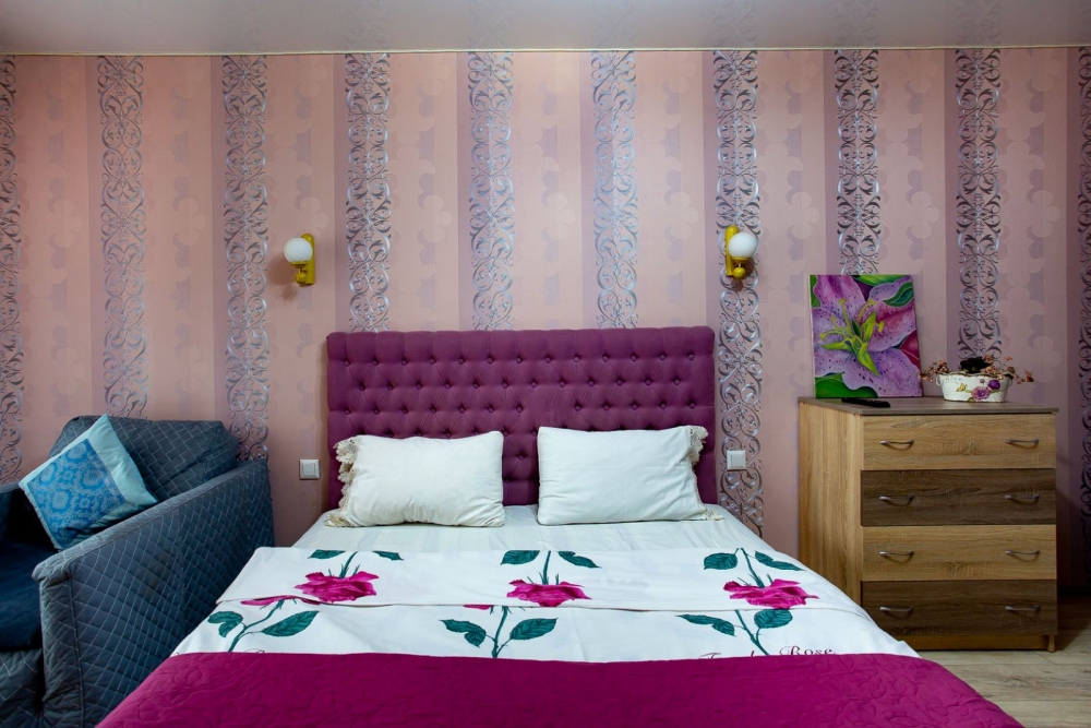 Стильная 2-к квартира с авторским дизайном посуточ... #7