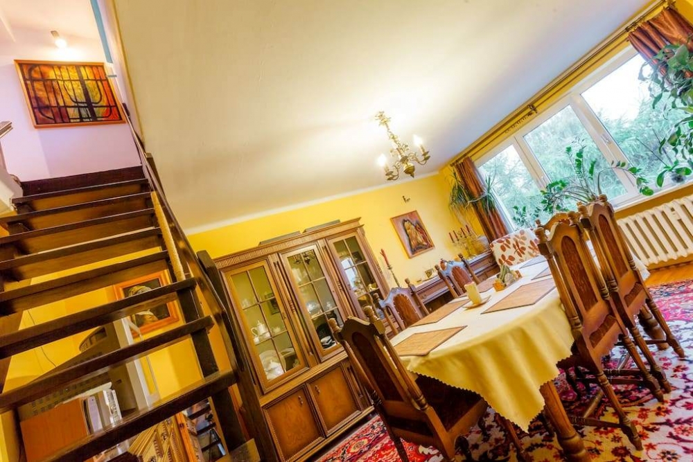 Колорит цвета и уюта в центре Львова #8