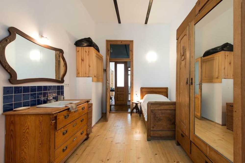 Трехкомнатный ретро уголок #2