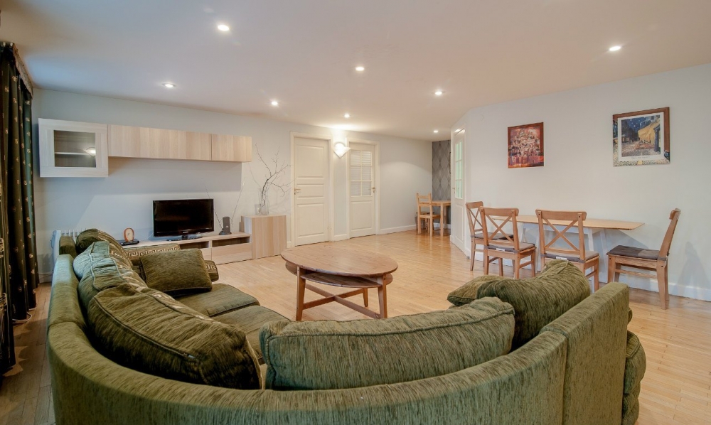 Апартаменты добротного стиля во Львове #7