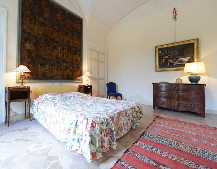 Ванильного цвета ретро квартира #10