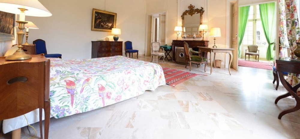 Ванильного цвета ретро квартира #11