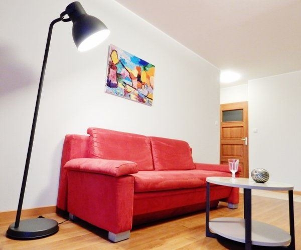 Квартира с красным диваном #3