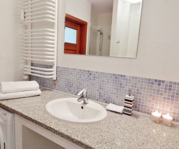 Квартира с красным диваном #5