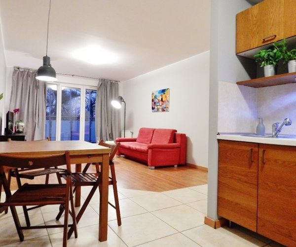 Квартира с красным диваном #6