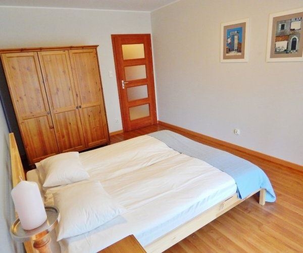 Квартира с красным диваном #7