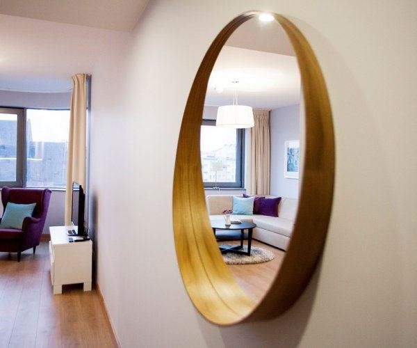 Современные апартаменты «Пурпурный акцент» #5