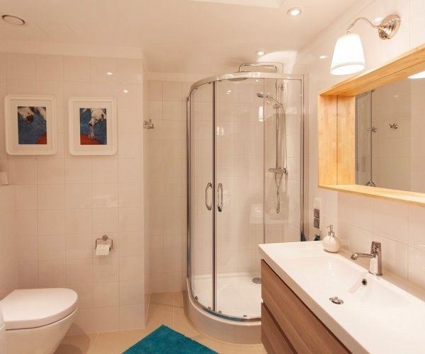 Современные апартаменты «Пурпурный акцент» #6