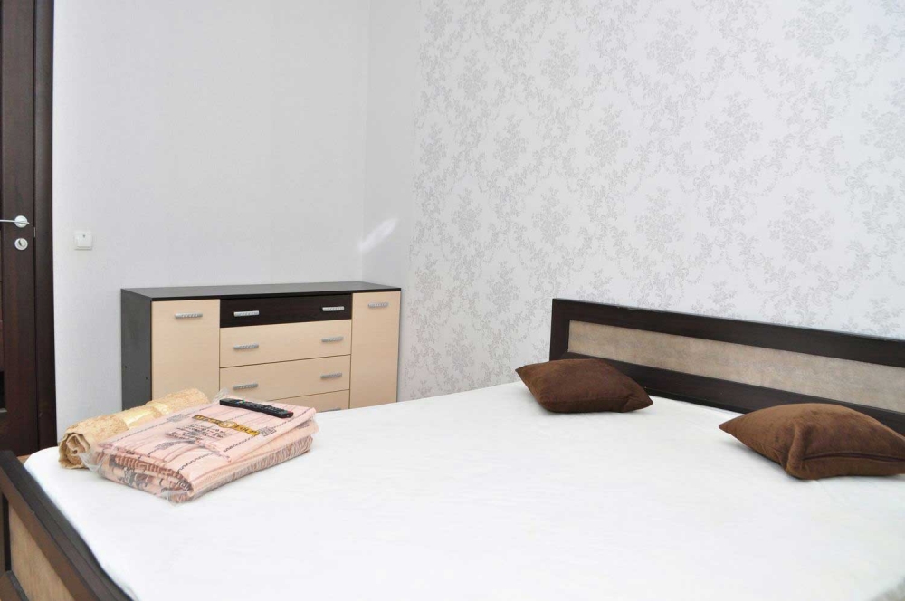 2-к. квартира на сутки в Киеве. ул. Героев Днепра... #8