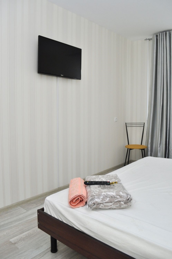 2-к. квартира на сутки в Киеве. пр-т. Героев Стали... #6