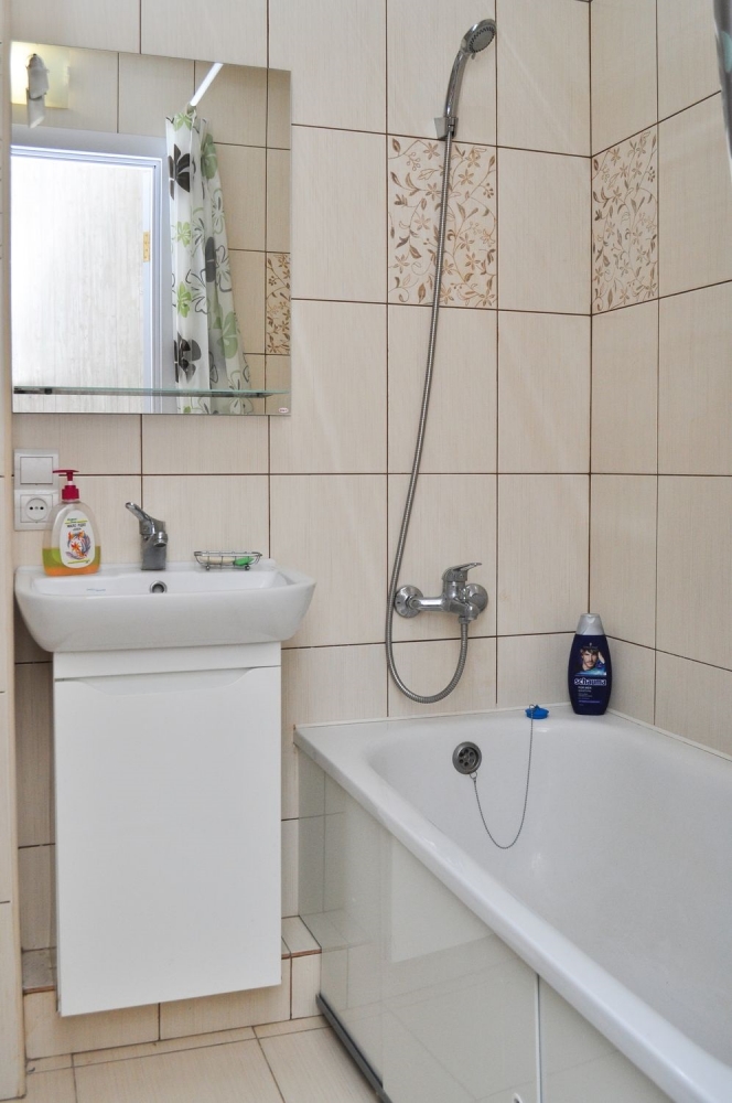 2-к. квартира на сутки в Киеве. пр-т. Героев Стали... #7