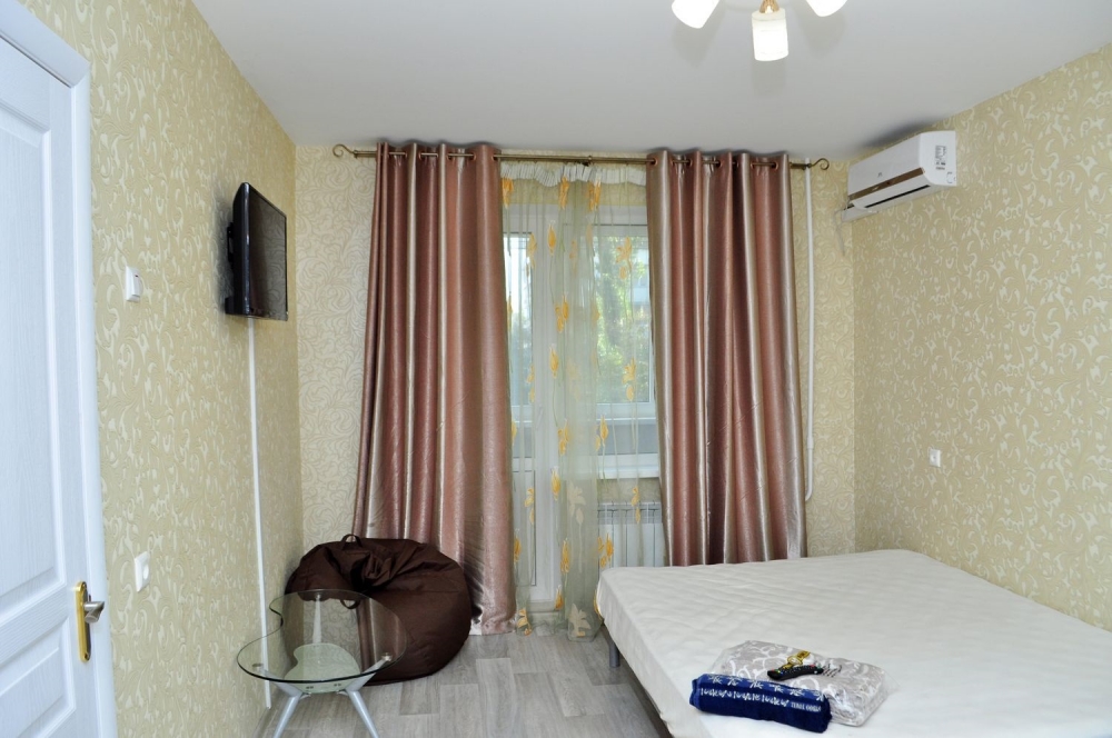 2-к. квартира на сутки в Киеве. пр-т. Героев Стали... #12