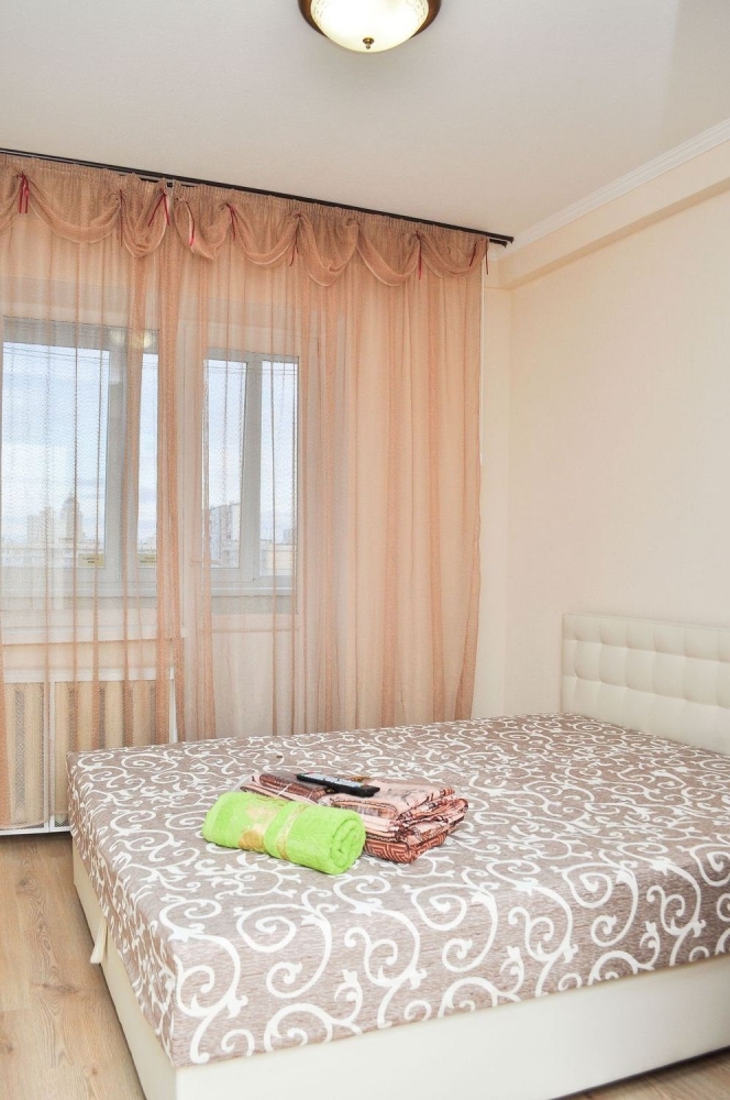 3-к. квартира посуточно в Киеве, ул. А. Архипенко... #7