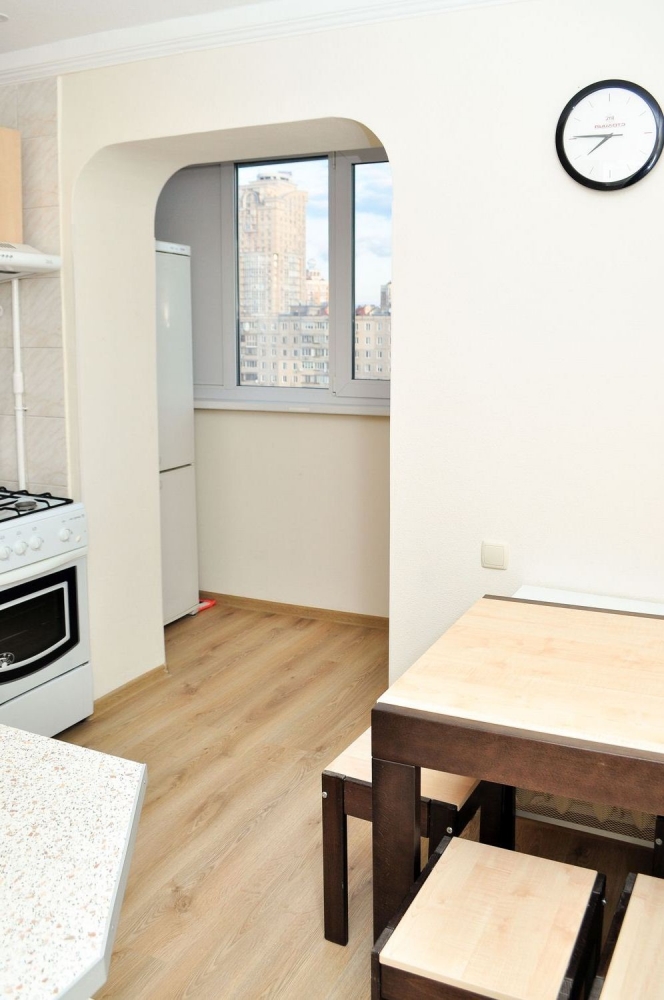 3-к. квартира посуточно в Киеве, ул. А. Архипенко... #9