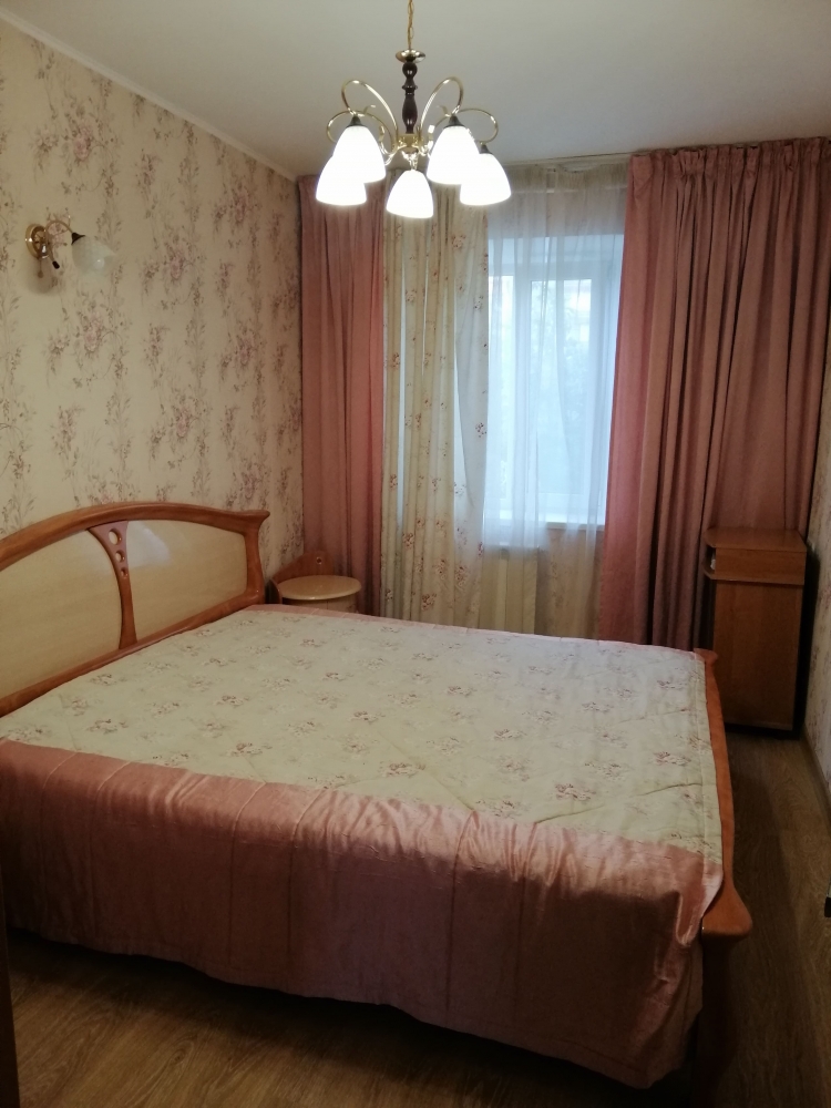 2 ком. квартира посуточно в центре Бердянска #8